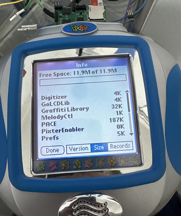 Pixter Color showing PalmOS 5.2.1 infor panel